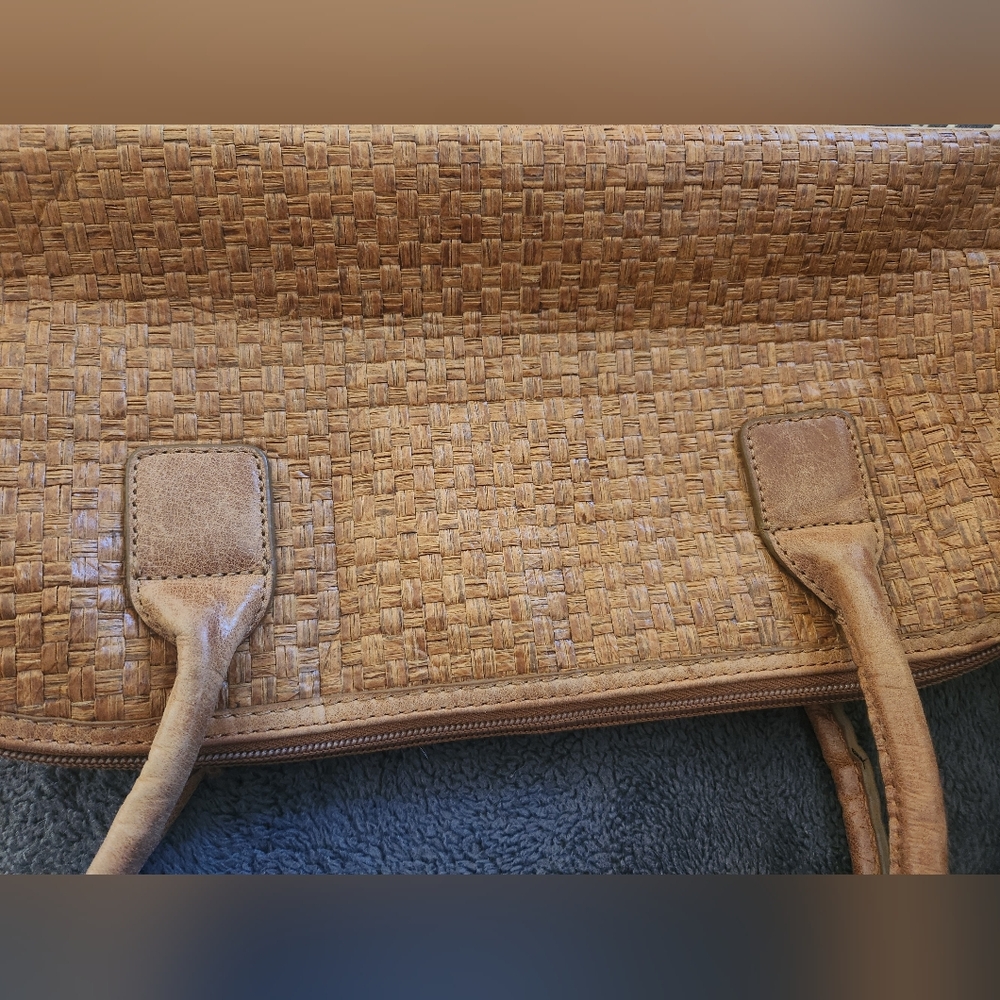 Tori Richard Tan Woven Shoulder Bag - Picture 13 of 16